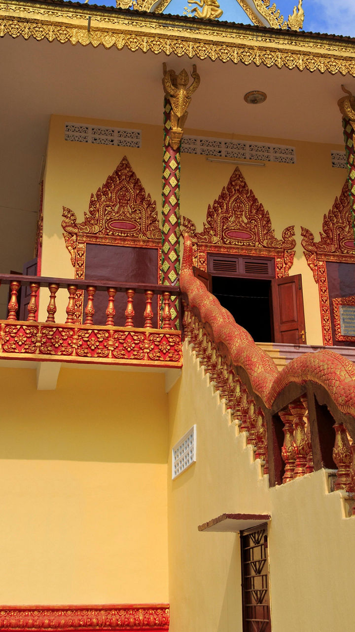 Wat Leu, Local School & Beach Barbecue