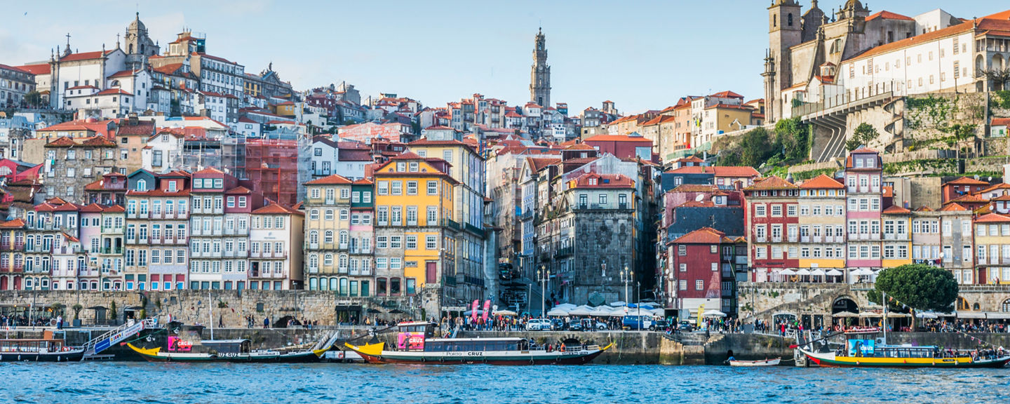 Scenic view of Porto riverside architecture