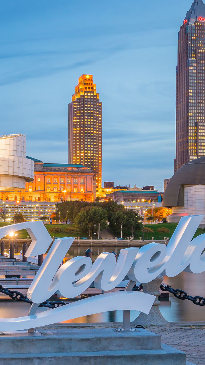 Cleveland cityscape with iconic skyline view
