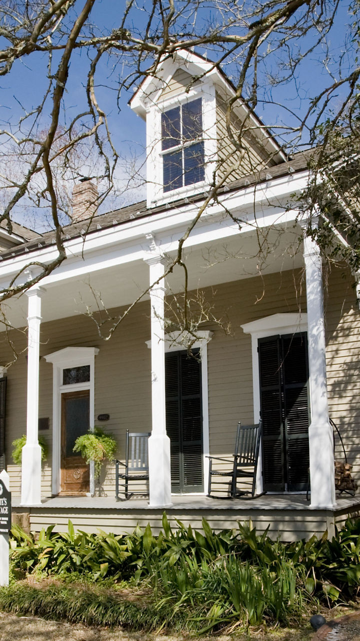 Charming Southern-style house with garden